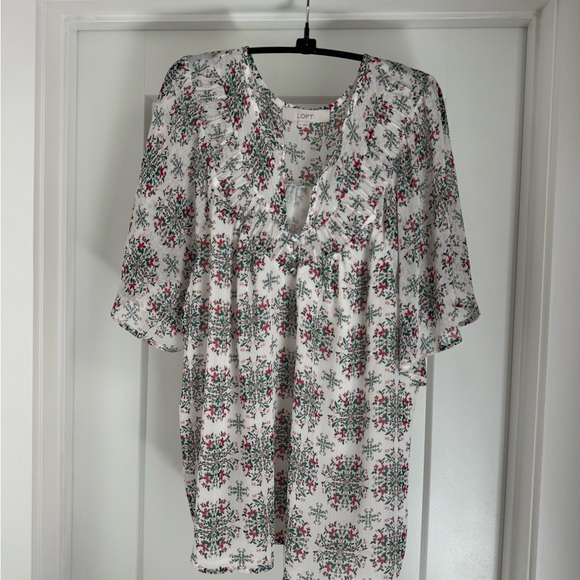 LOFT Tops - LOFT White & Floral Print Pleated Chiffon Blouse with Flutter Sleeves Size XL